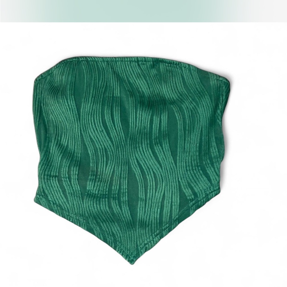 SHEIN Green Patterned Crop Top